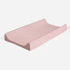 Bacati - Olivia Coral Triangles Quilted Muslin Changing Pad Cover -Bacati GUEST 763a2691 a0ee 4ba7 855e b1986859341e
